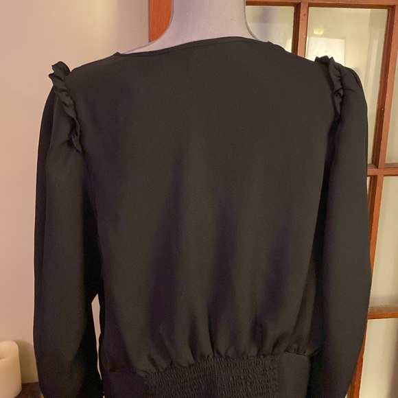 Express Womens Puff Sleeve V-neck Ruffle Shoulder Long Sleeve Top Black Size L - Picture 10 of 11